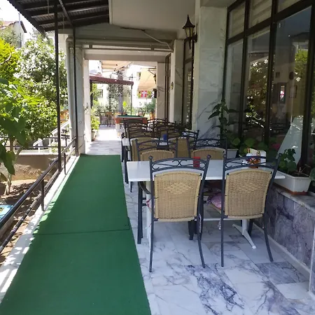 Kamelya Μαρμαρίς