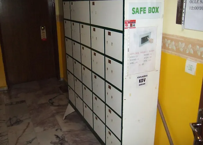 アパートホテル Kamelya