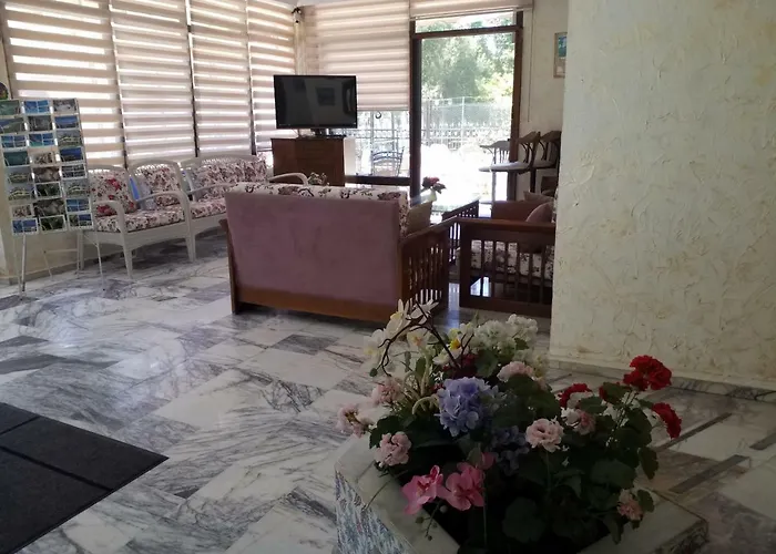 Kamelya 3* マルマリス