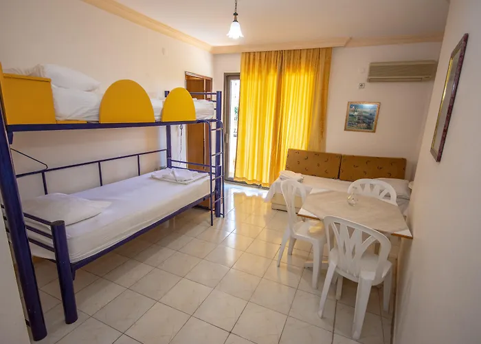 Kamelya Aparthotel 3*